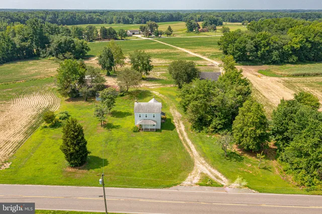 a view of an outdoor space