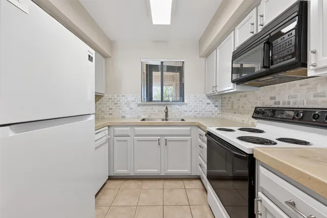 $215,000 | 209 Lakeview Terrace, Unit D, Conroe, TX 77356