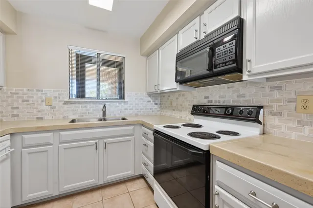 $215,000 | 209 Lakeview Terrace, Unit D, Conroe, TX 77356