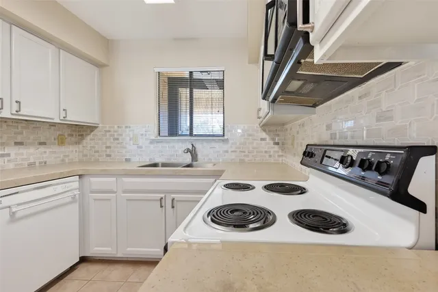 $215,000 | 209 Lakeview Terrace, Unit D, Conroe, TX 77356