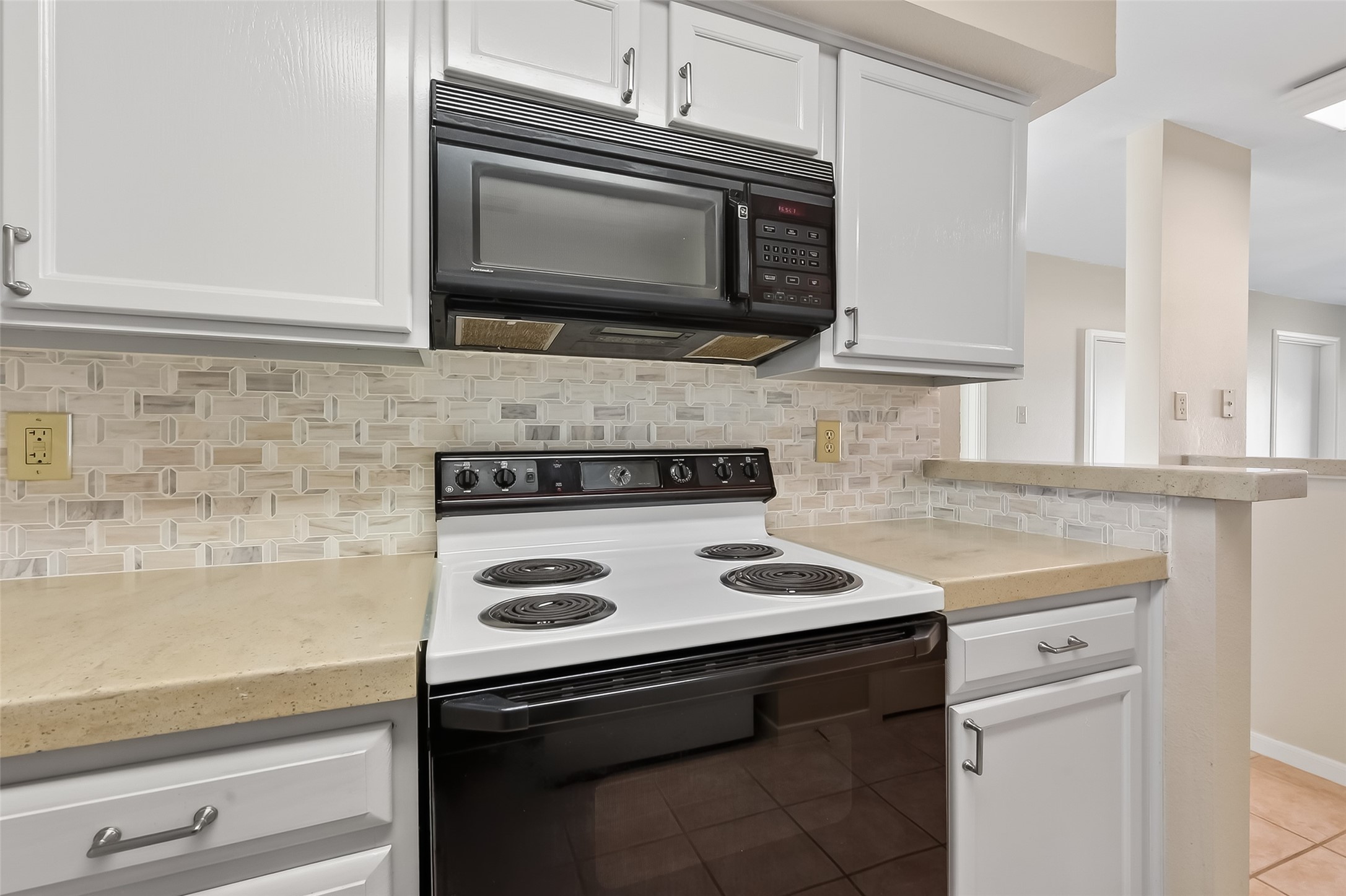 209 Lakeview Terrace, Unit D Conroe, TX 77356 - Photo 15 of 33