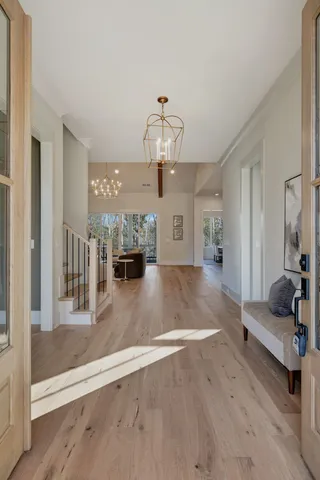 a view of livingroom with furniture
