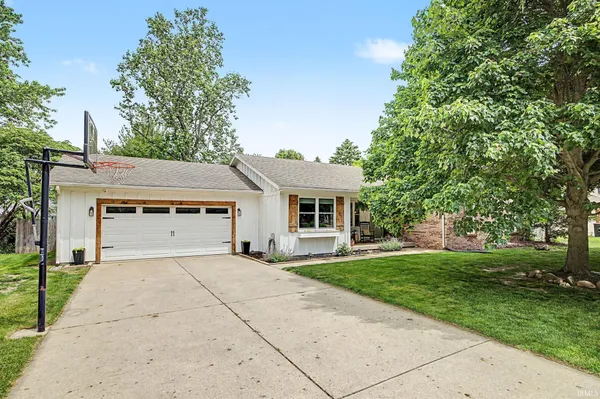 $364,900 | 4016 Willowood Drive, Lafayette, IN 47905