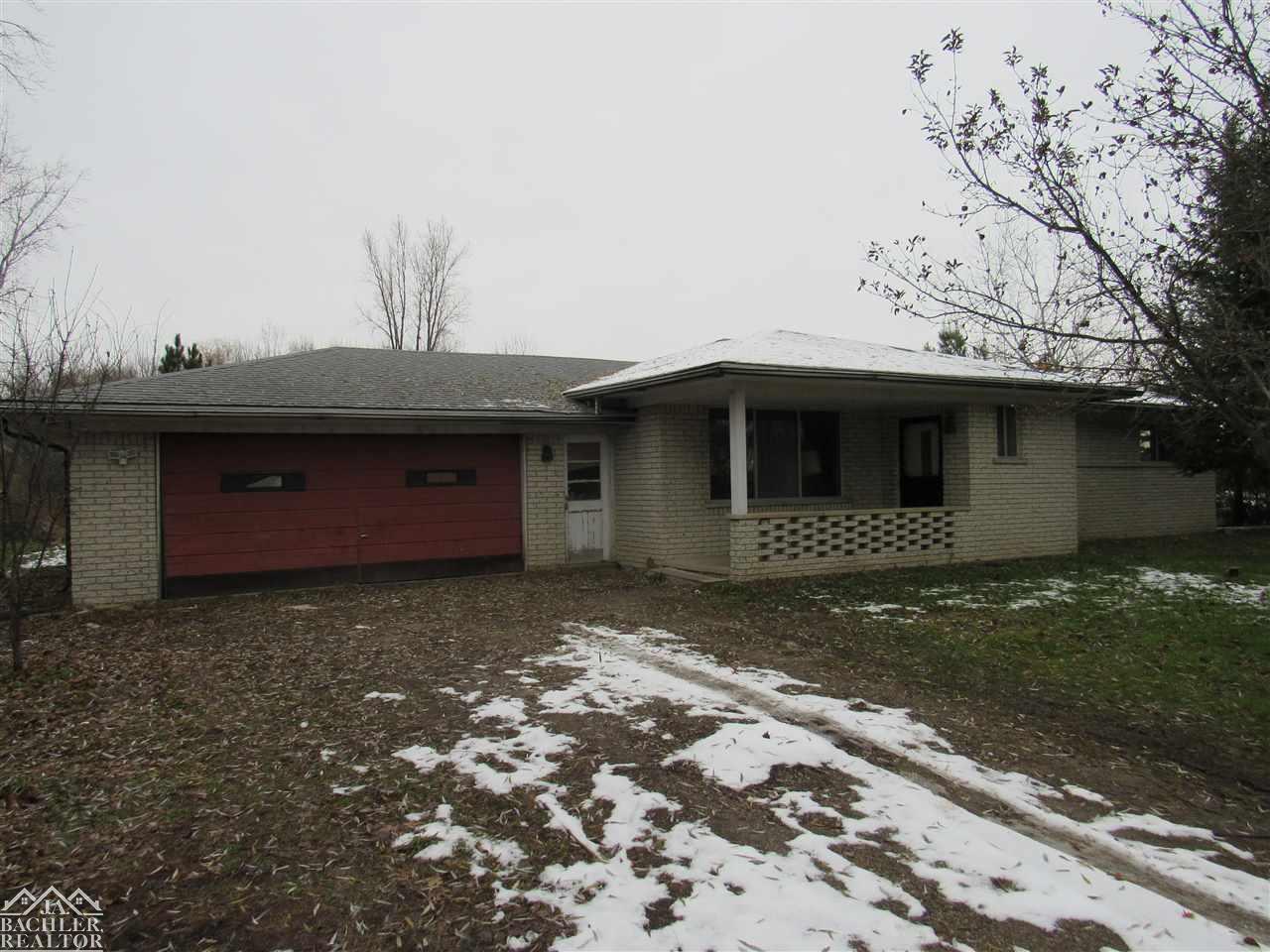 7486 Arnold Road Marine City, MI 48039 - Photo 1 of 25 Front of home