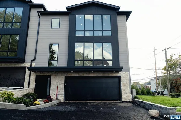 $1,599,000 | 401 B Grand Avenue, Unit 401B, Leonia, NJ 07605