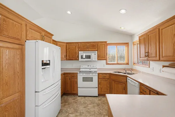 $375,000 | 29602 Shoreview Circle, Lindstrom, MN 55045