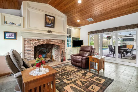 $925,000 | 420 Muirfield Drive, Atlantis, FL 33462