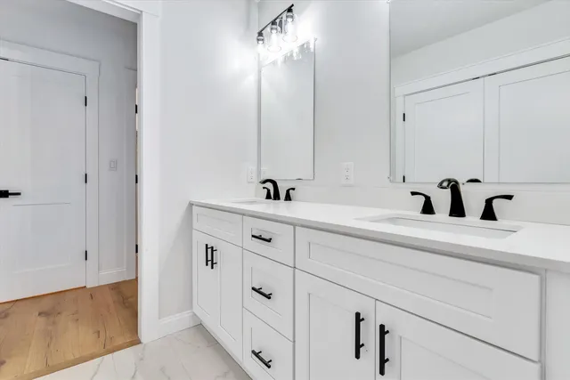 $1,300,000 | 40 Sachem Drive, Centerville, MA 02632