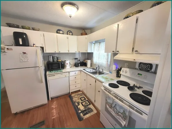 $209,900 | 21 Parkwood Drive, Halifax, MA 02338
