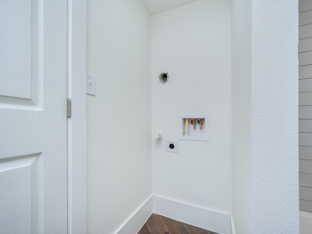 110 South Main Street, Unit 201 Elgin, TX 78621 - Photo 17 of 19 a view of hallway with closet