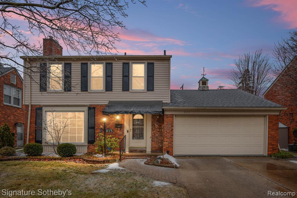 915 Cook Road Grosse Pointe Woods, MI 48236 - Photo 1 of 38