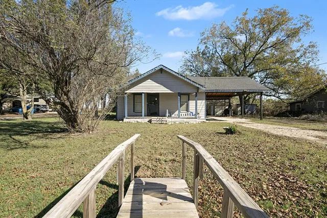a view of outdoor space yard and deck