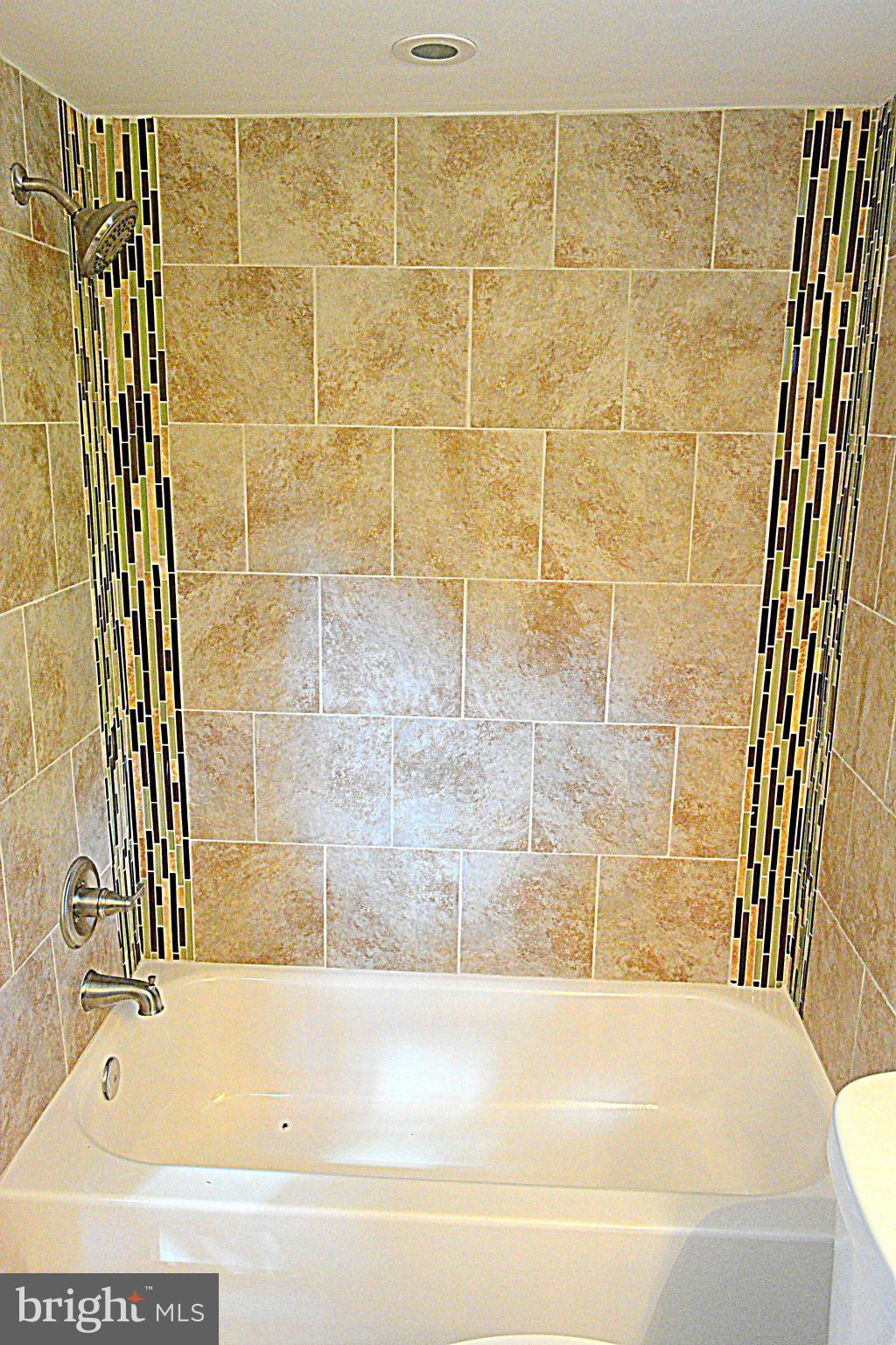 3633 Eitemiller Road Baltimore, MD 21244 - Photo 16 of 19 Bath