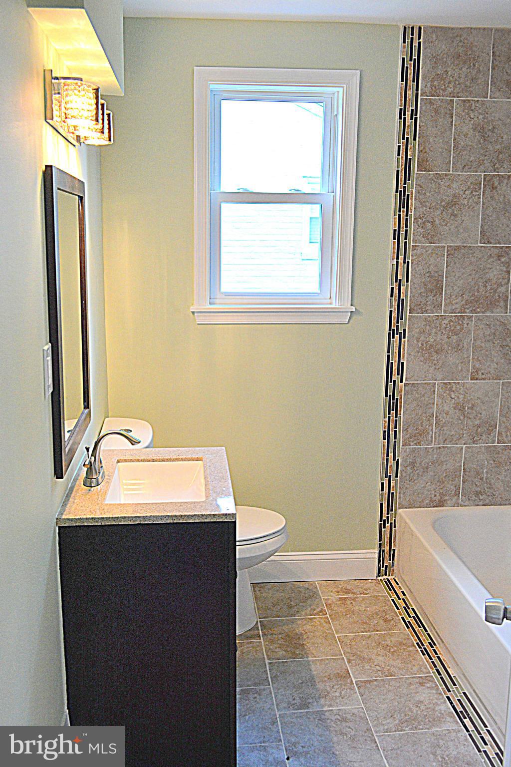 3633 Eitemiller Road Baltimore, MD 21244 - Photo 9 of 19 Bath