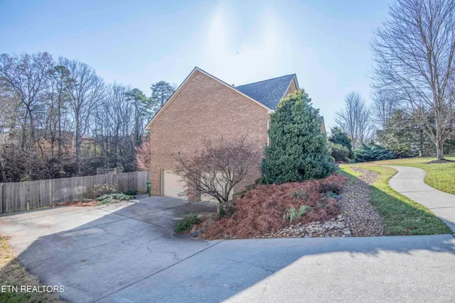 $595,000 | 1559 Crestridge Drive, Maryville, TN 37804