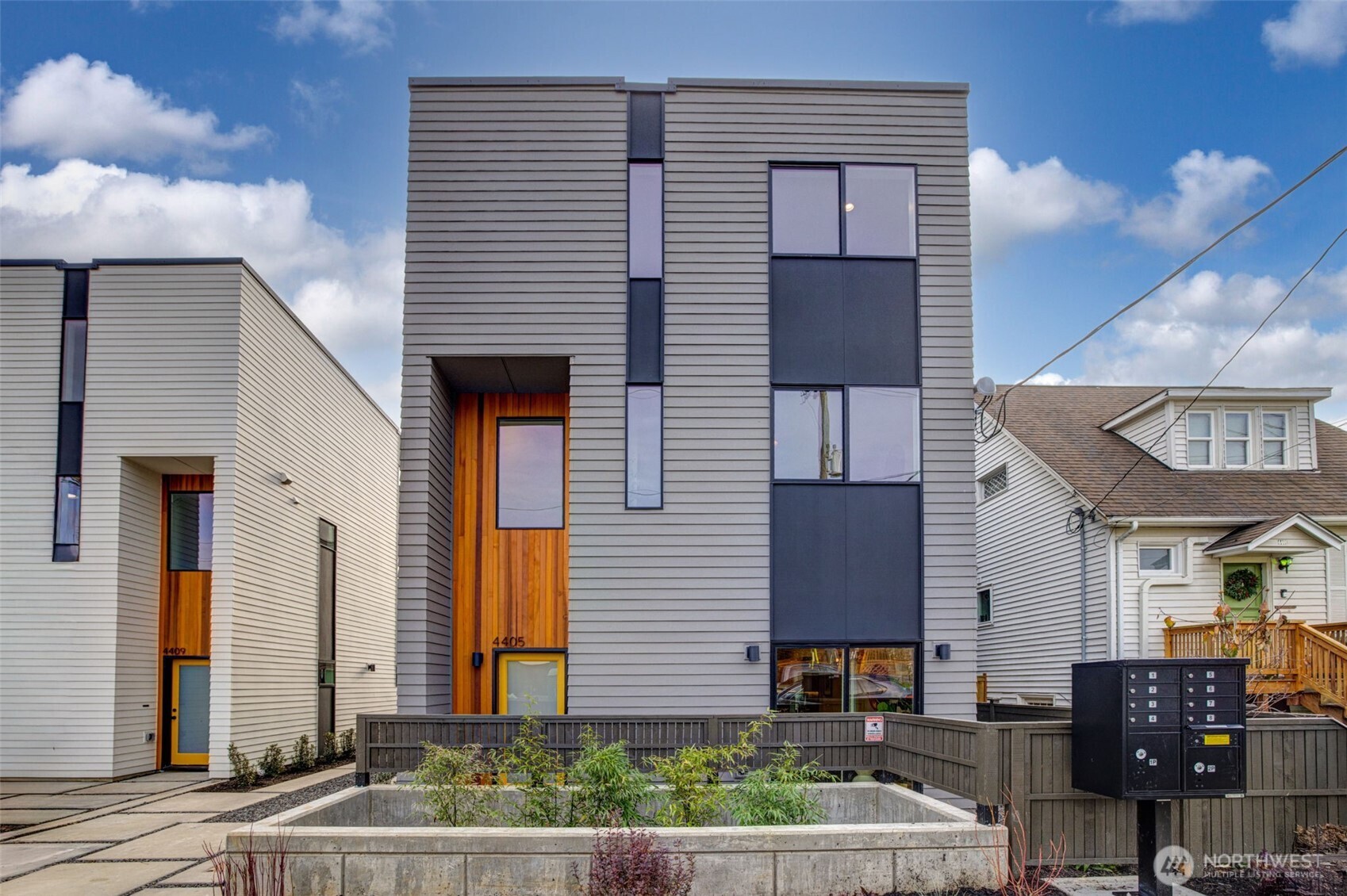 4405 South Holly Street Seattle, WA 98118 - Photo 1 of 31