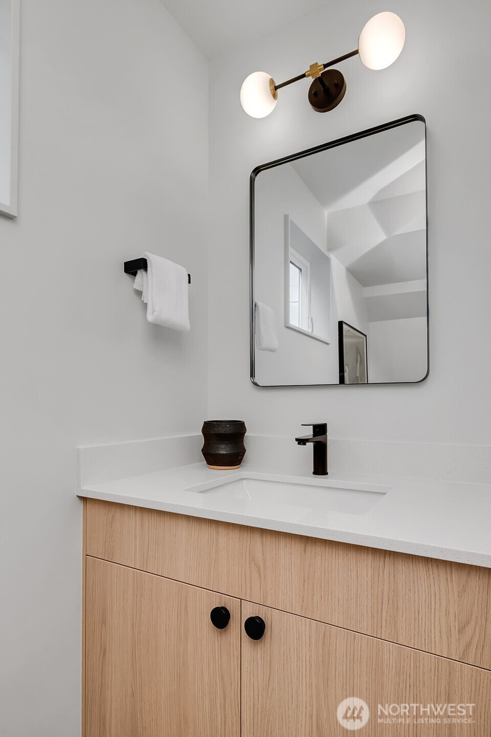 4405 South Holly Street Seattle, WA 98118 - Photo 12 of 31