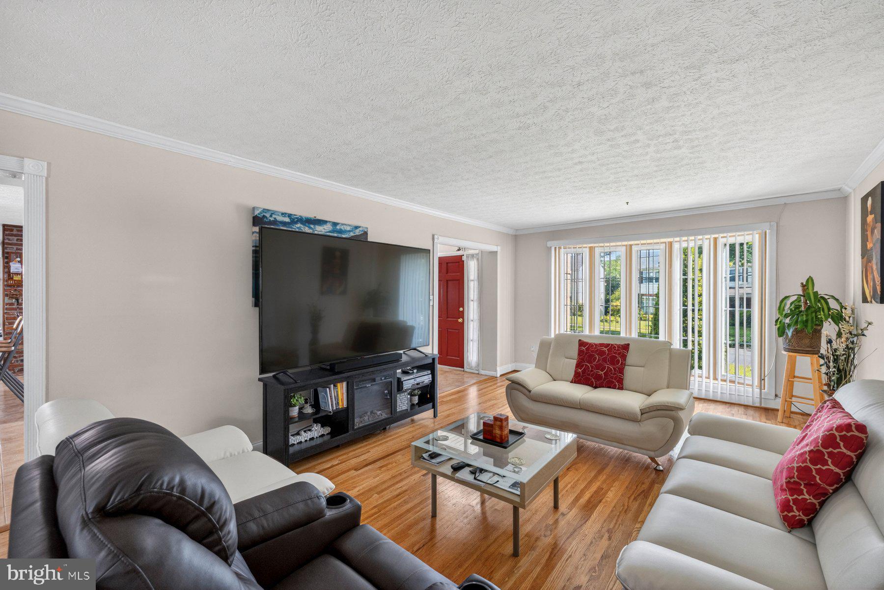 2311 Coleridge Drive Silver Spring, MD 20910 - Photo 5 of 47 Bright and inviting living space.