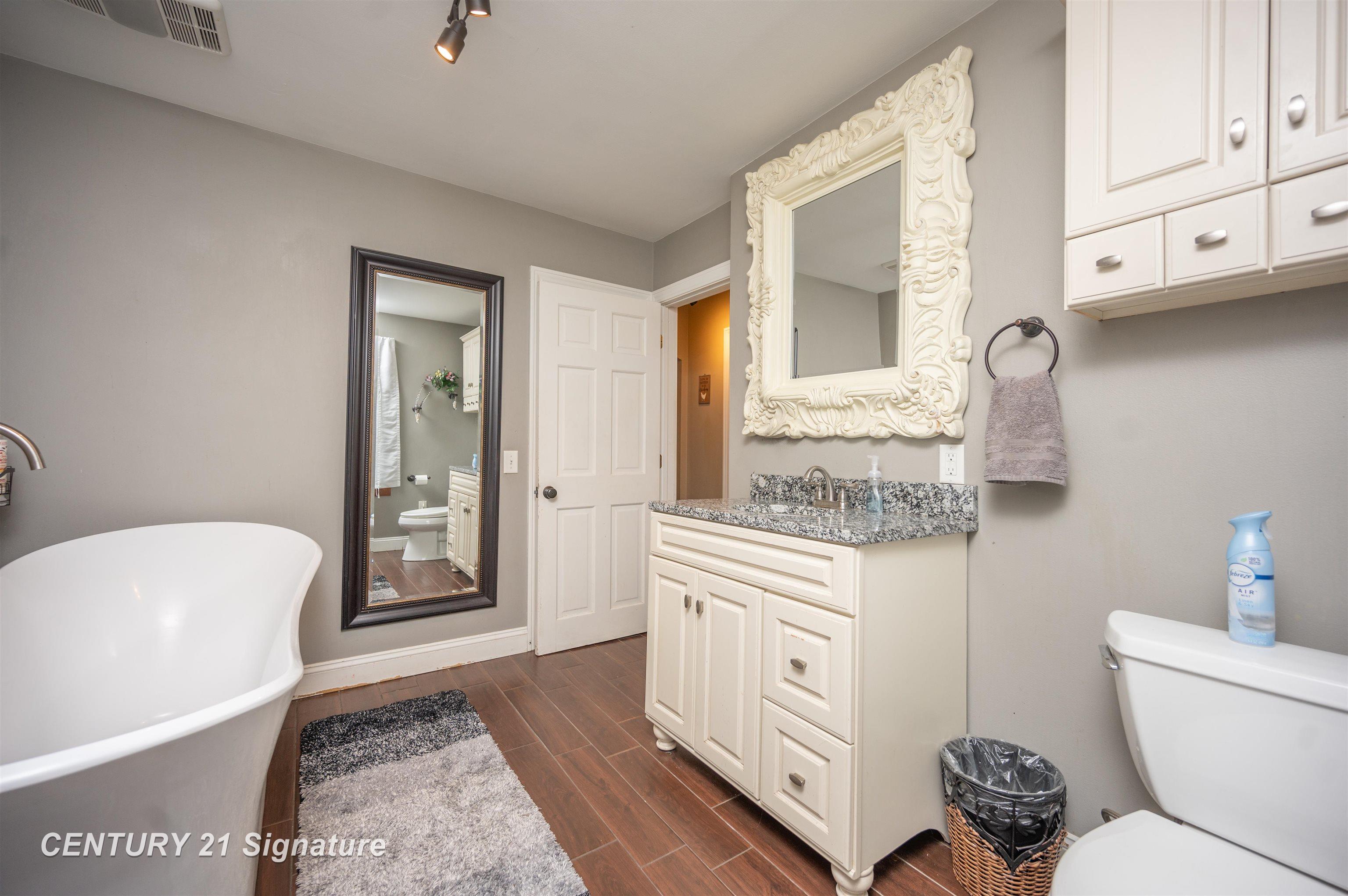 6524 Hess Road Saginaw, MI 48601 - Photo 12 of 26 50164029-8510a936-c0da-42da-9af2-8a13de26909e.JPG