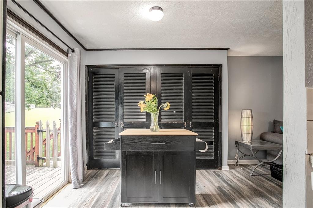 9251 Liggett Road Kansas City, KS 66109 - Photo 10 of 37