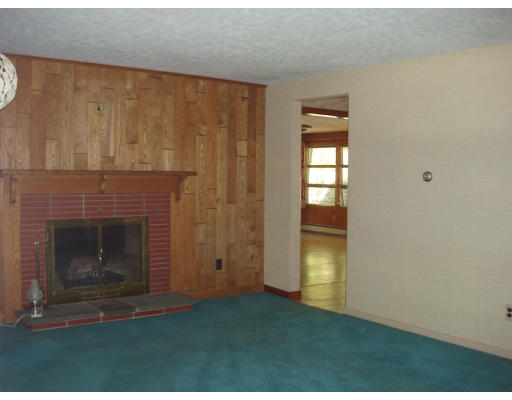 42 Little Farms Road Framingham, MA 01701 - Photo 8 of 22