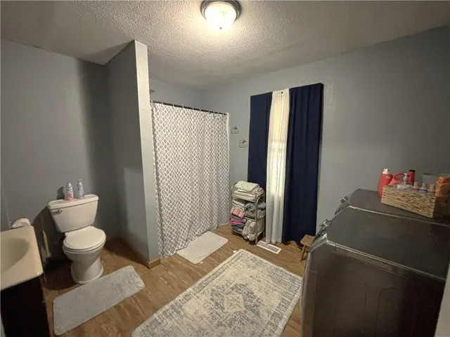 $189,900 | 209 D Street, Creighton, MO 64739