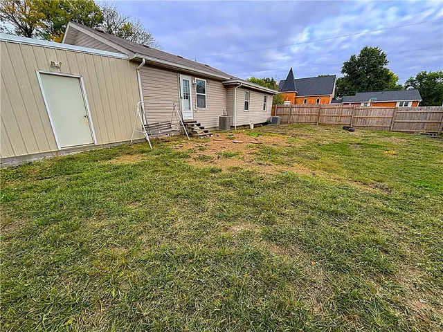 $189,900 | 209 D Street, Creighton, MO 64739