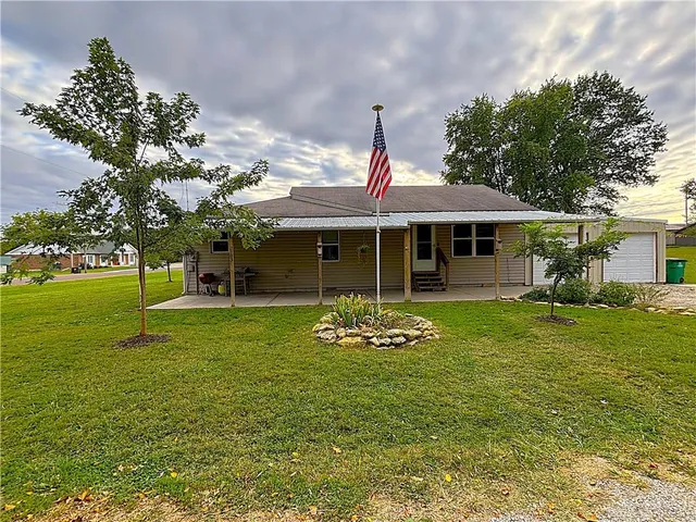 $189,900 | 209 D Street, Creighton, MO 64739
