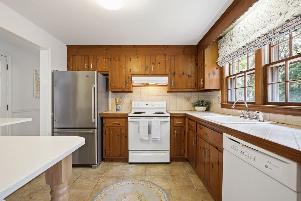68 Long Hill Road Dennis, MA 02638 - Photo 15 of 41 Gallery Image 15