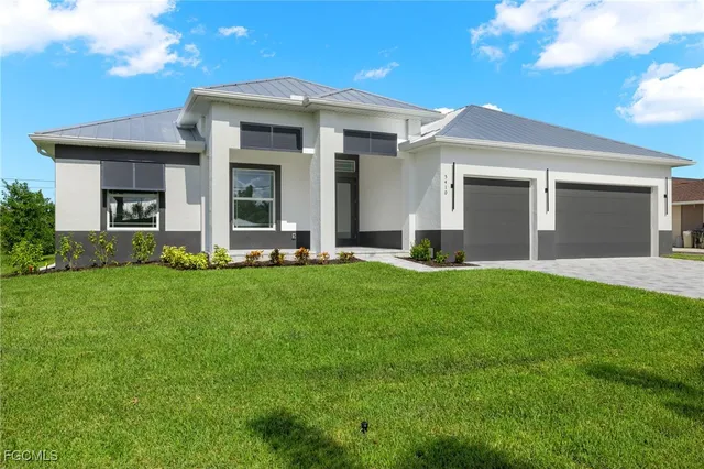 $934,900 | 5410 Southwest 20th Place, Cape Coral, FL 33914