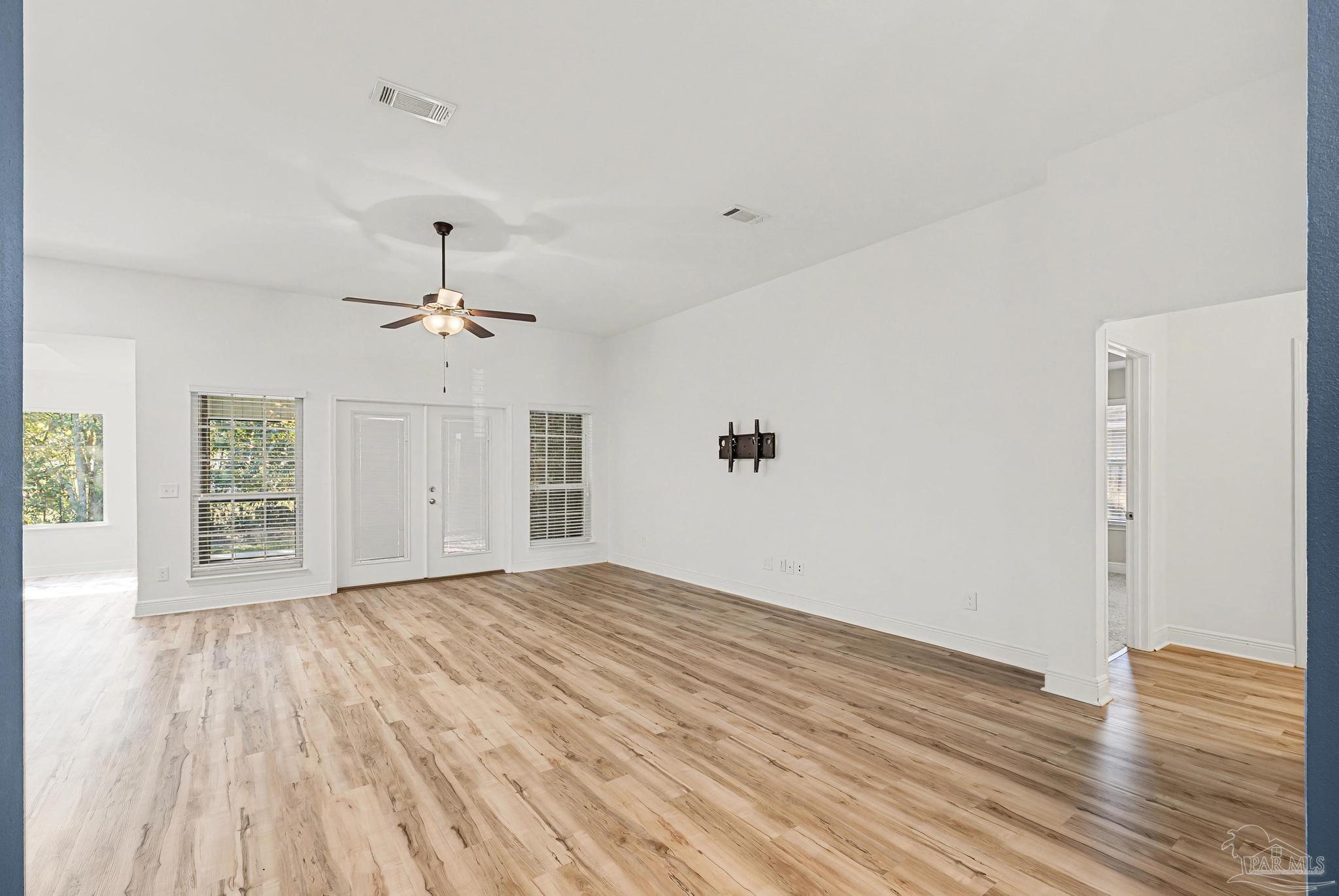 7329 Farmers Road Pensacola, FL 32526 - Photo 15 of 60