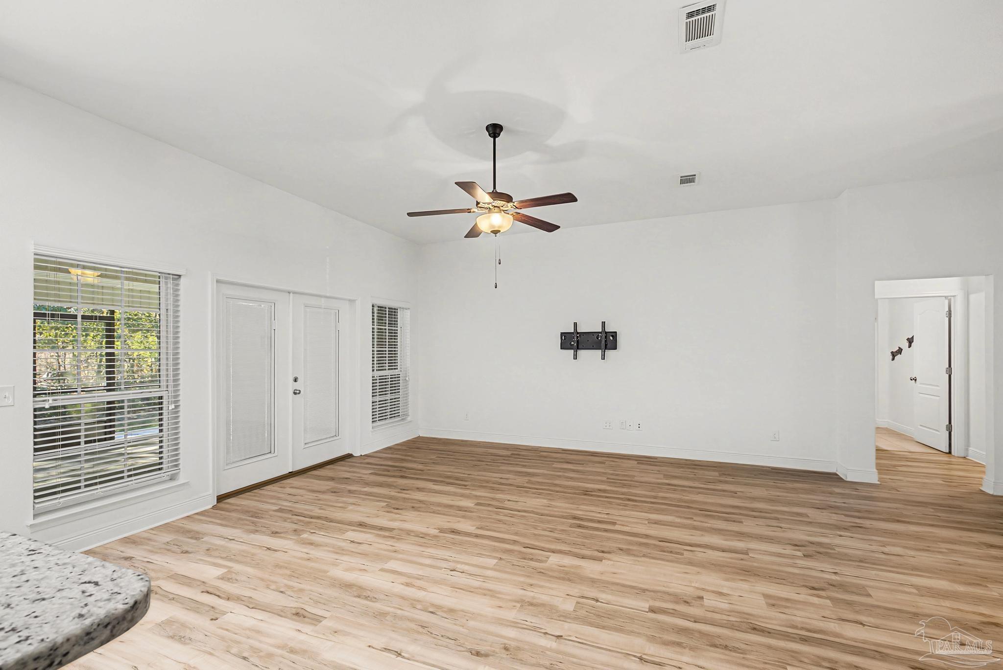 7329 Farmers Road Pensacola, FL 32526 - Photo 16 of 60