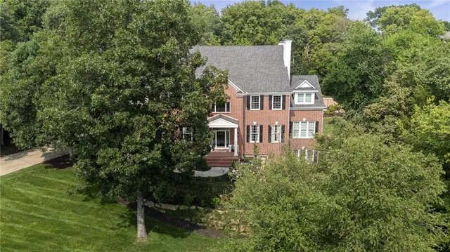 $2,490,000 | 16931 South Highland Ridge Drive, Loch Lloyd, MO 64012