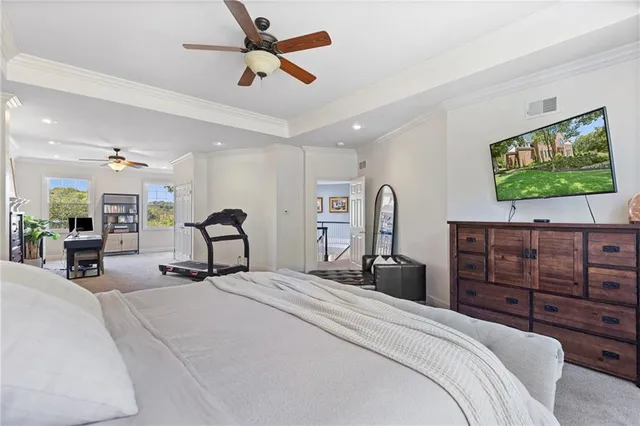 $2,490,000 | 16931 South Highland Ridge Drive, Loch Lloyd, MO 64012