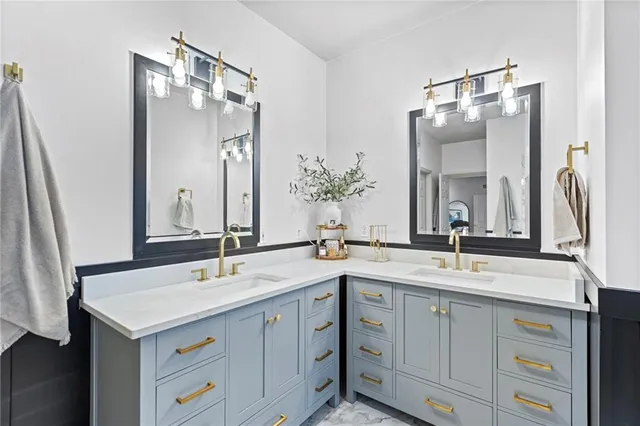 $2,490,000 | 16931 South Highland Ridge Drive, Loch Lloyd, MO 64012