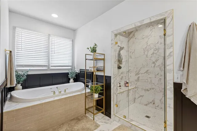 $2,490,000 | 16931 South Highland Ridge Drive, Loch Lloyd, MO 64012