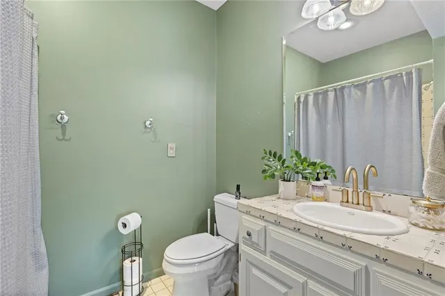 $2,490,000 | 16931 South Highland Ridge Drive, Loch Lloyd, MO 64012