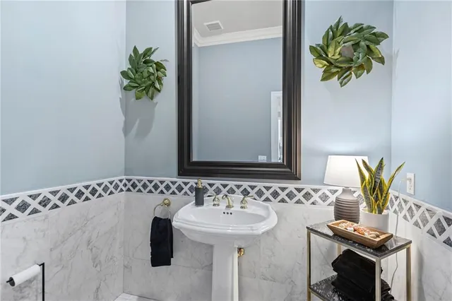 $2,490,000 | 16931 South Highland Ridge Drive, Loch Lloyd, MO 64012