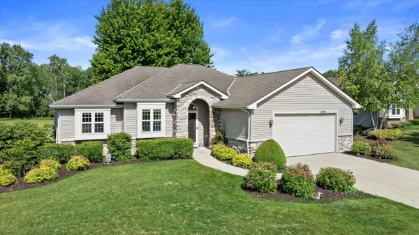 $515,000 | 6797 Jamestown Drive, Trenton, WI 53090