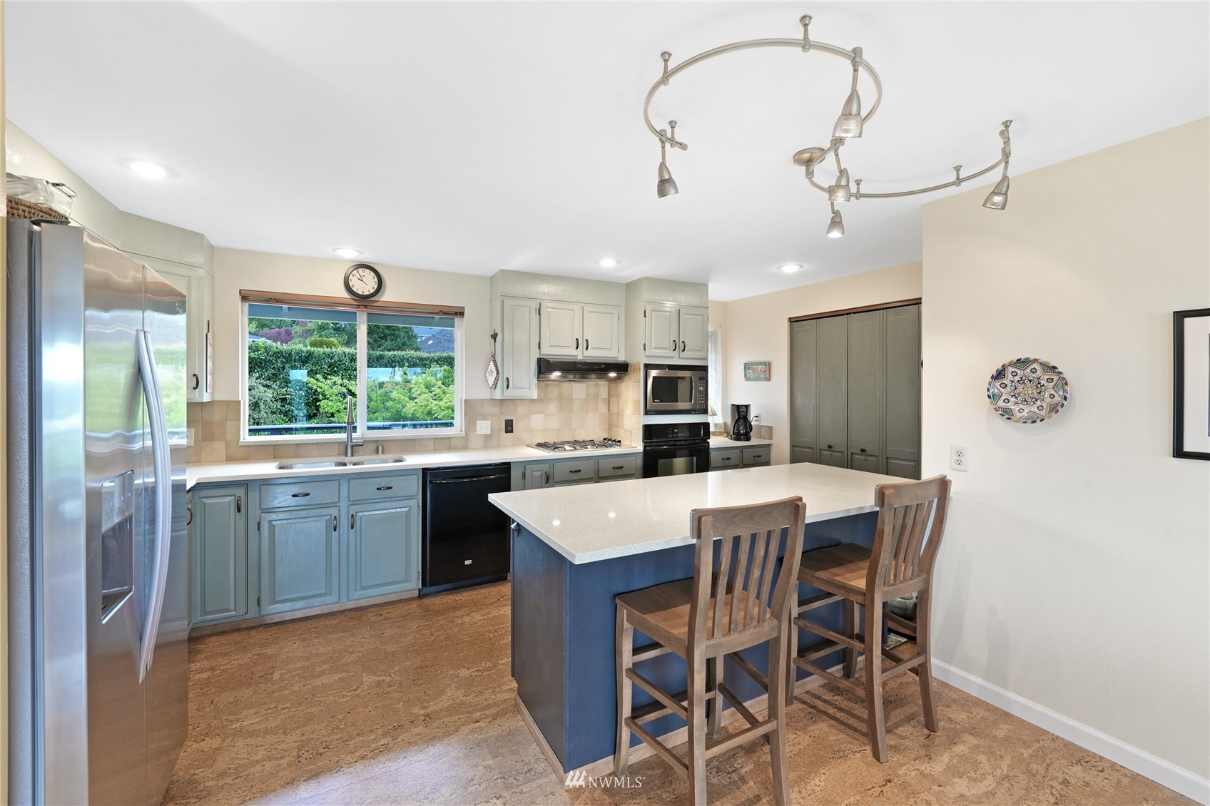 14353 Gibralter Road Anacortes, WA 98221 - Photo 11 of 39 Gallery Image 11