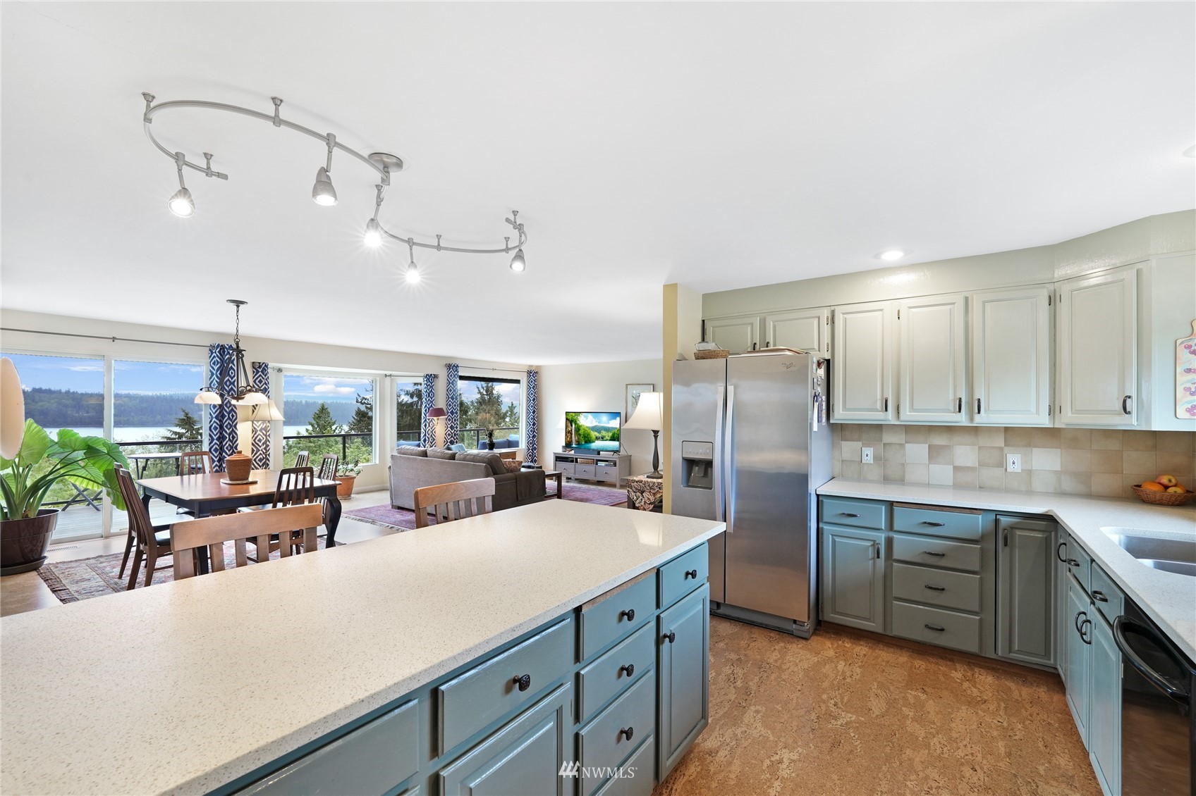 14353 Gibralter Road Anacortes, WA 98221 - Photo 12 of 39 Gallery Image 12
