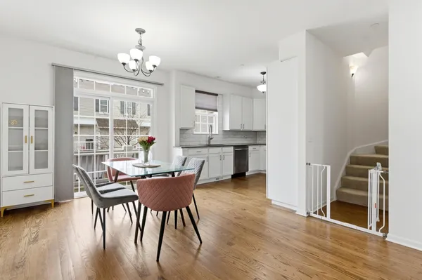 $420,000 | 1525 East Arbor Lane, Arlington Heights, IL 60004