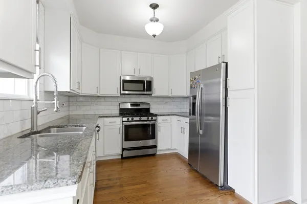 $420,000 | 1525 East Arbor Lane, Arlington Heights, IL 60004