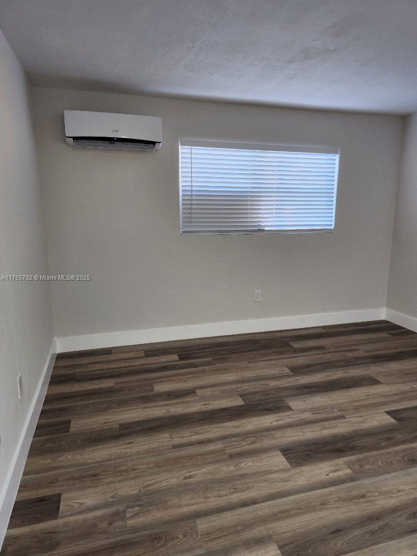 25 West 6th Street, Unit 25 Hialeah, FL 33010 - Photo 6 of 7 a view of a small space