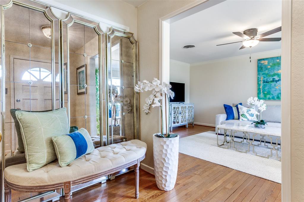 6491 Kirkwood Road Fort Worth, TX 76116 - Photo 4 of 25 a living room with furniture