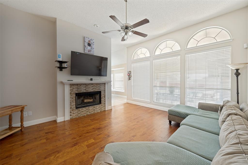 5013 Ridgecrest Drive The Colony, TX 75056 - Photo 8 of 32