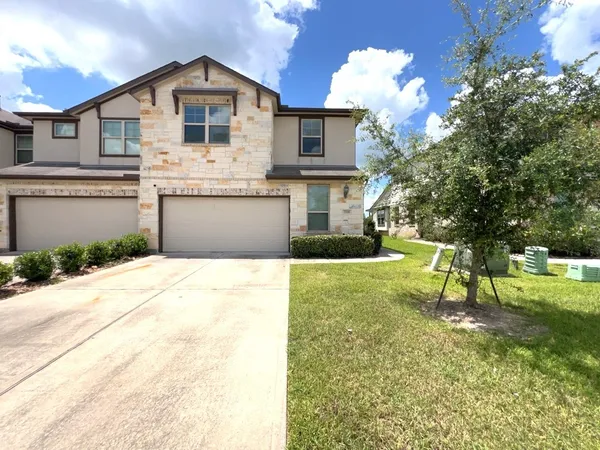 $2,375 | 7118 Fannin Street, Pearland, TX 77584