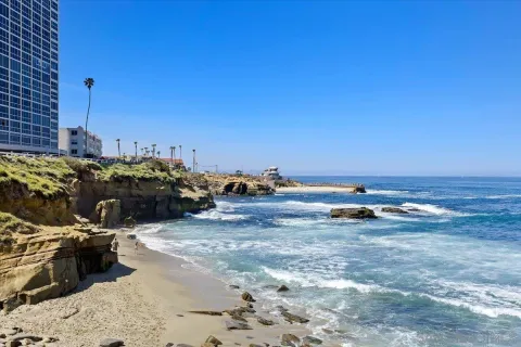 $1,299,000 | 8040 Girard Avenue, Unit 1, La Jolla, CA 92037