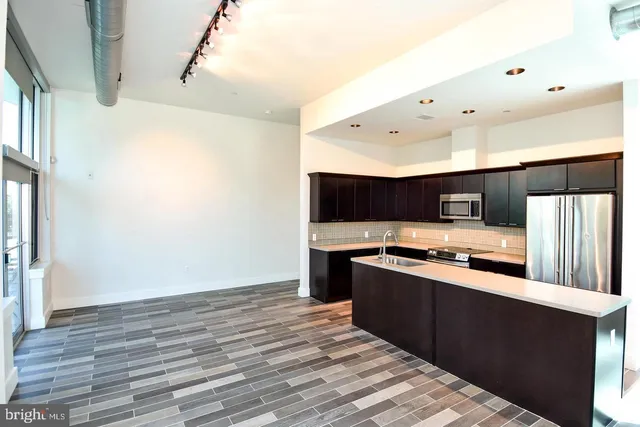 $3,200 | 7809 Woodmont Avenue, Unit 3A, Bethesda, MD 20814