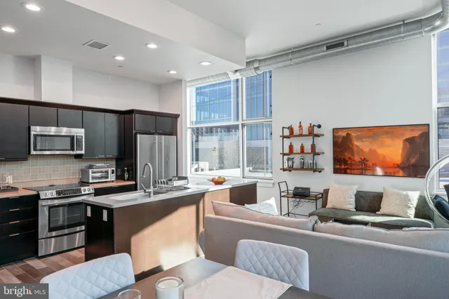 $3,200 | 7809 Woodmont Avenue, Unit 3A, Bethesda, MD 20814